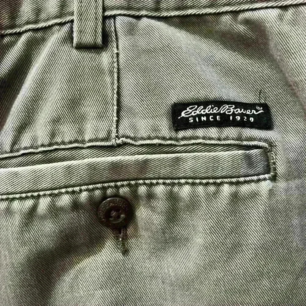 Eddie Bauer distressed twill army green shorts. - Picture 5 of 9